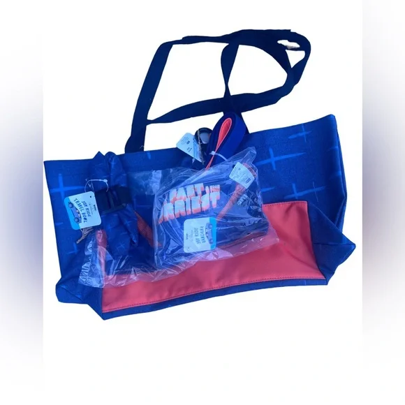 Dog loving Subaru fans! Brand new Subaru, tote bag with dog accessories. 🔥 - Picture 5 of 12